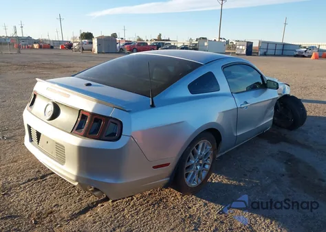 2014 Ford Mustang V6 Premium z USA, uszkodzony, nr VIN 1ZVBP8AM3E5284218